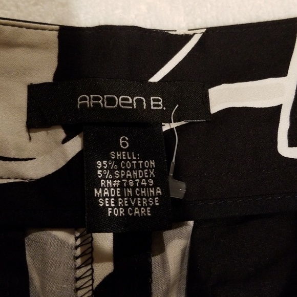 black, grey and white shorts - Picture 4 of 4